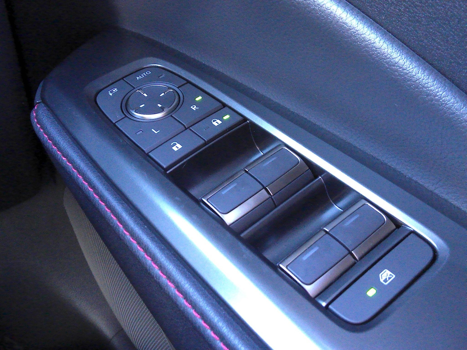 Used Lexus LBX for sale - 76408637: Photo 24