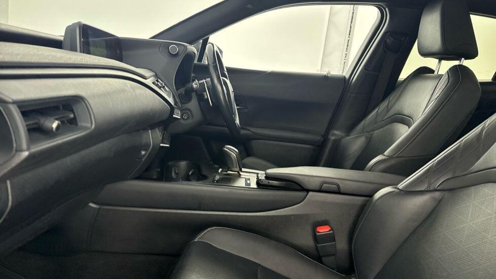 Used Lexus UX 2021 for sale - 76606910: Photo 14