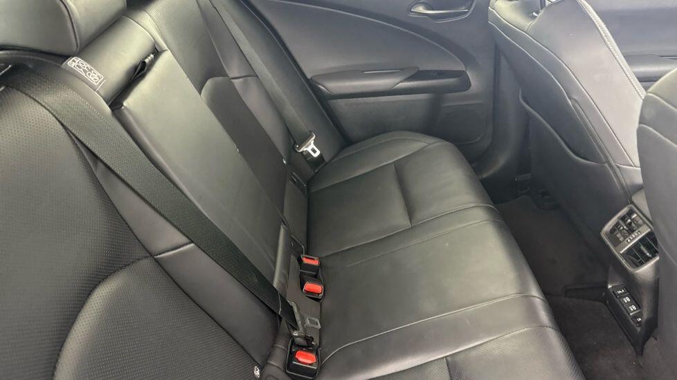 Used Lexus UX 2021 for sale - 76606910: Photo 17