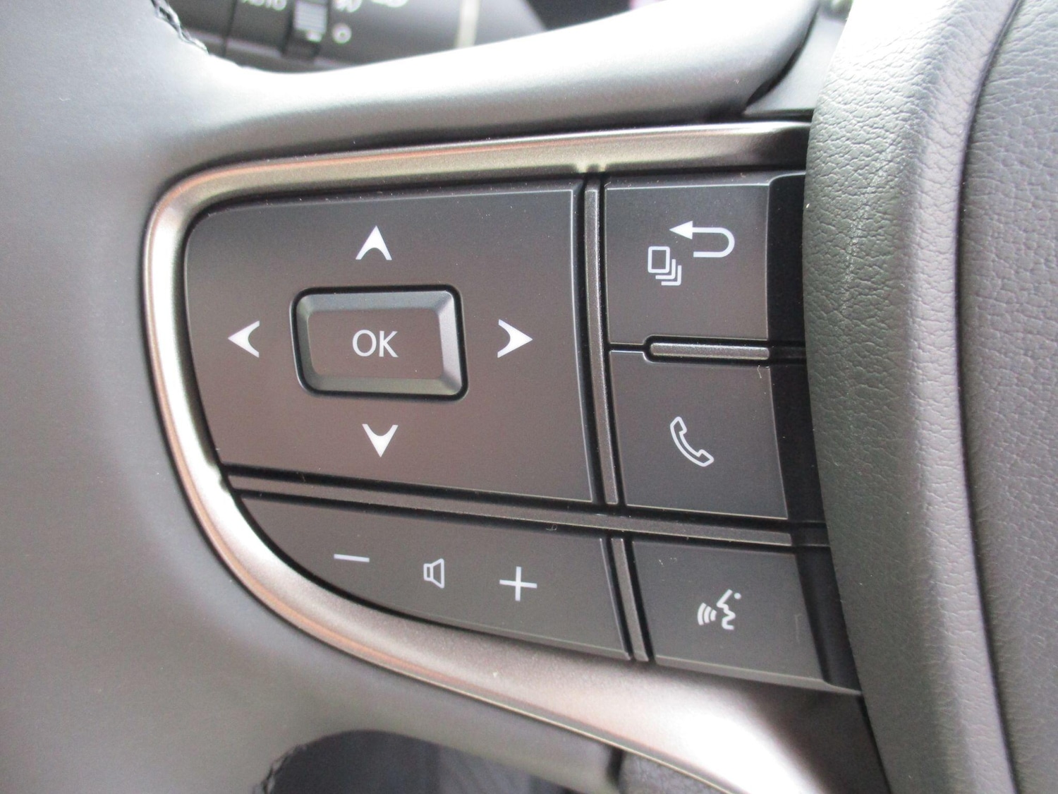 Used Lexus UX 2025 for sale - 76251414: Photo 29