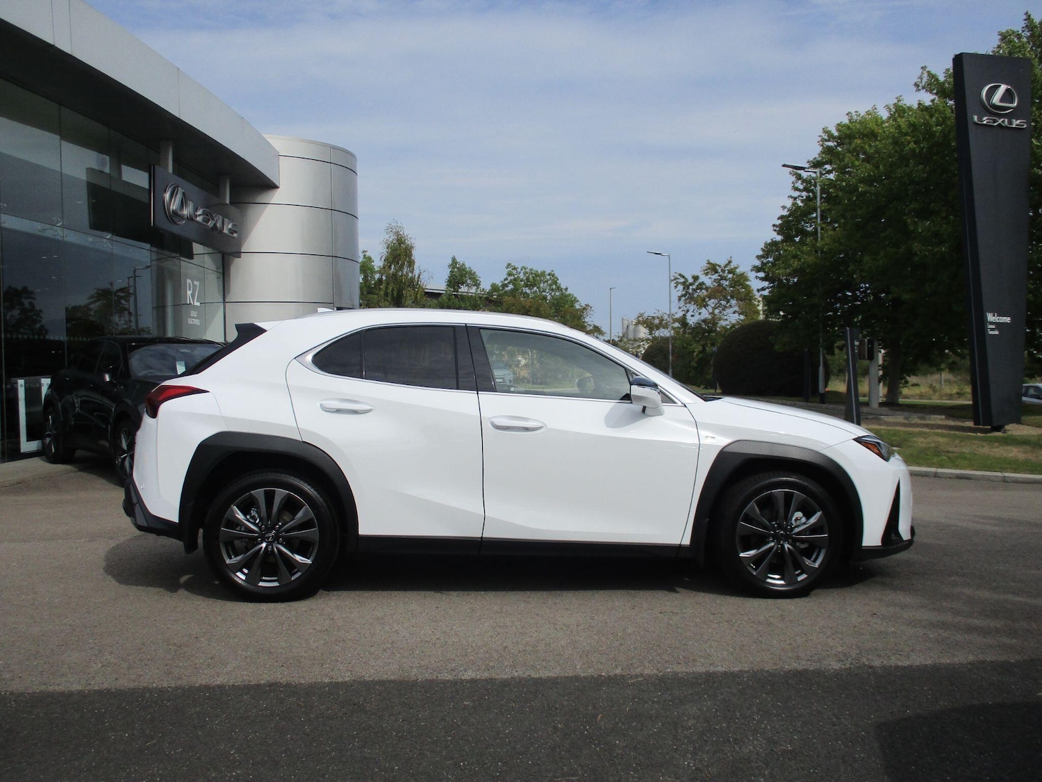 Used Lexus UX 2025 for sale - 76251414: Photo 4