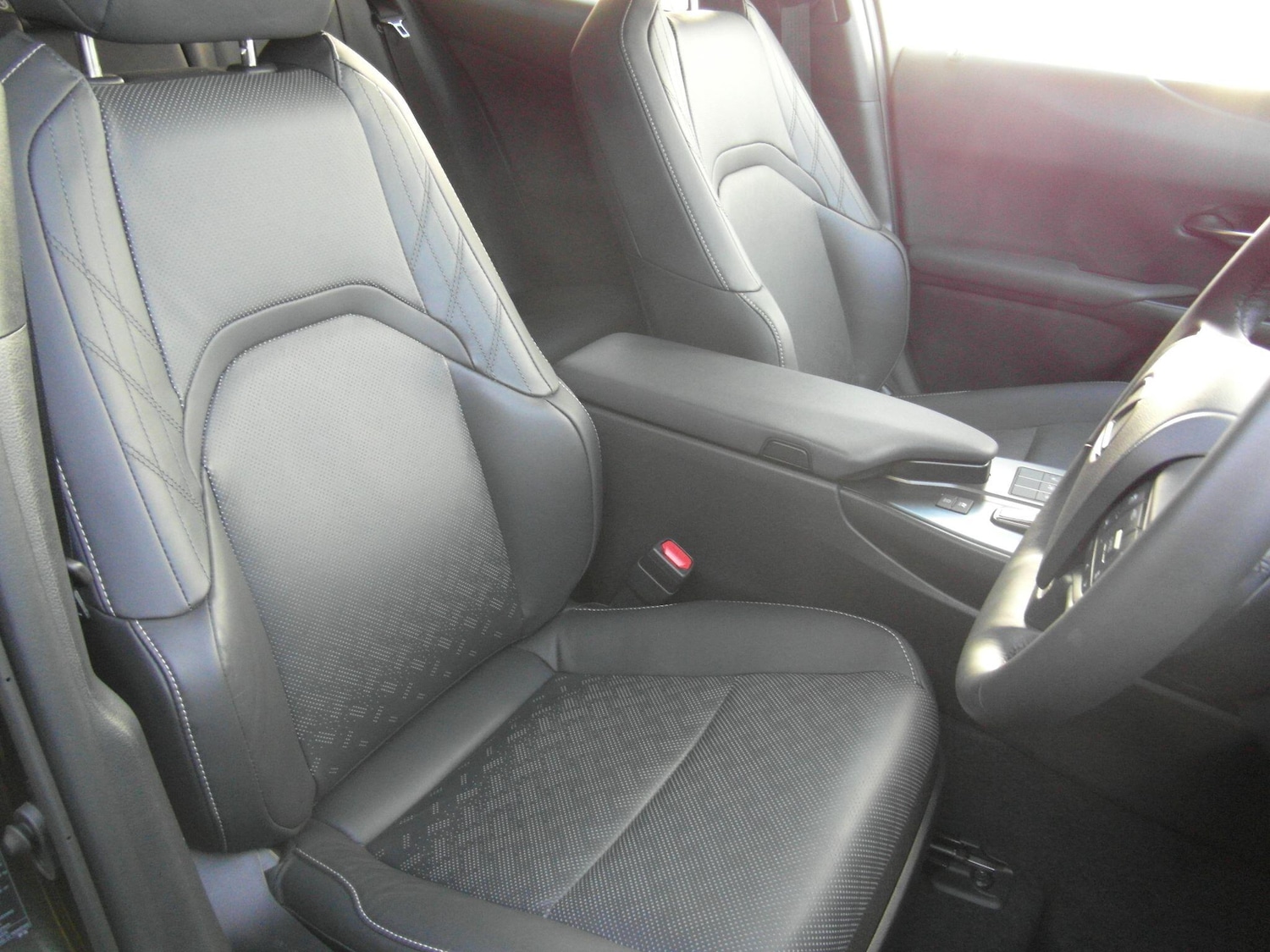 Used Lexus UX 2025 for sale - 76802158: Photo 21