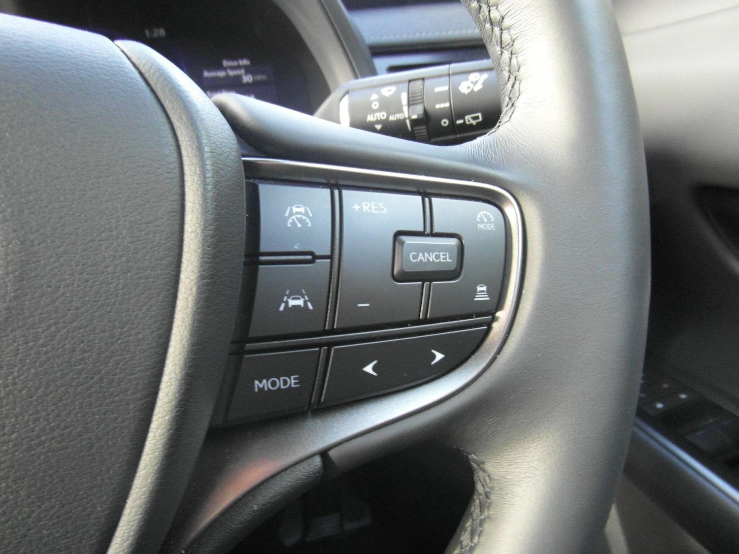 Used Lexus UX 2025 for sale - 76802158: Photo 27