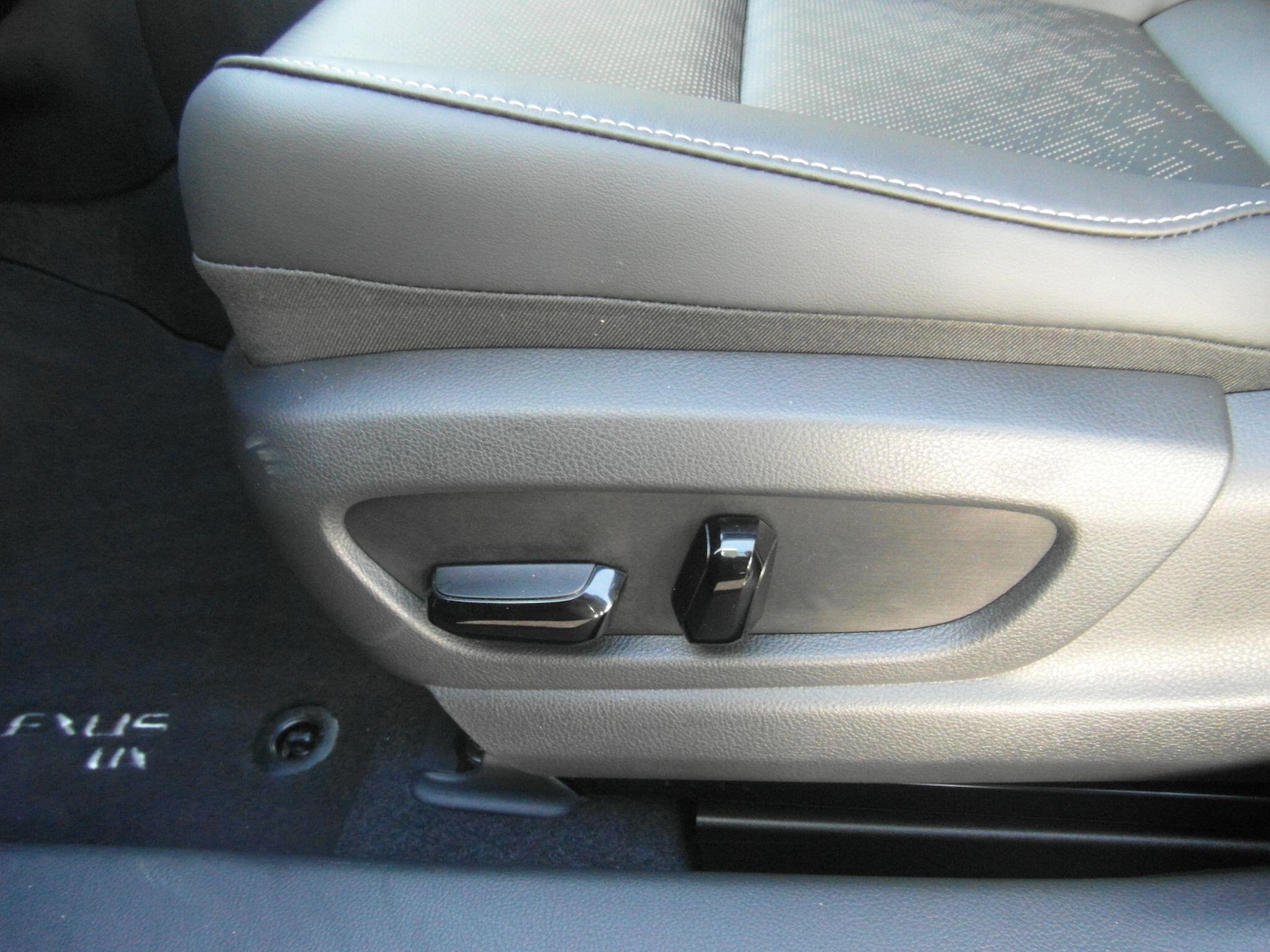 Used Lexus UX 2025 for sale - 76802158: Photo 35