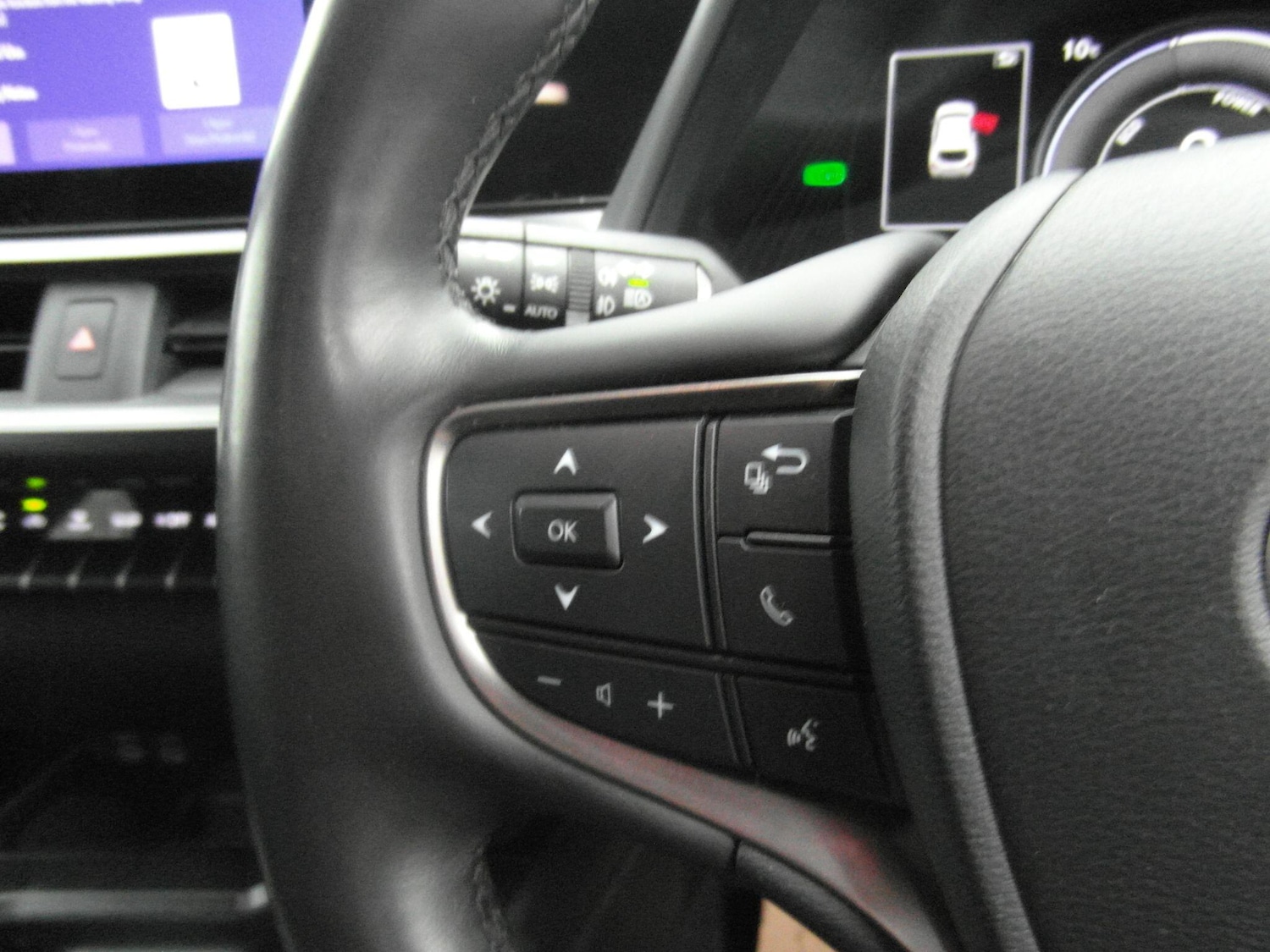 Used Lexus UX 2023 for sale - 77909313: Photo 27