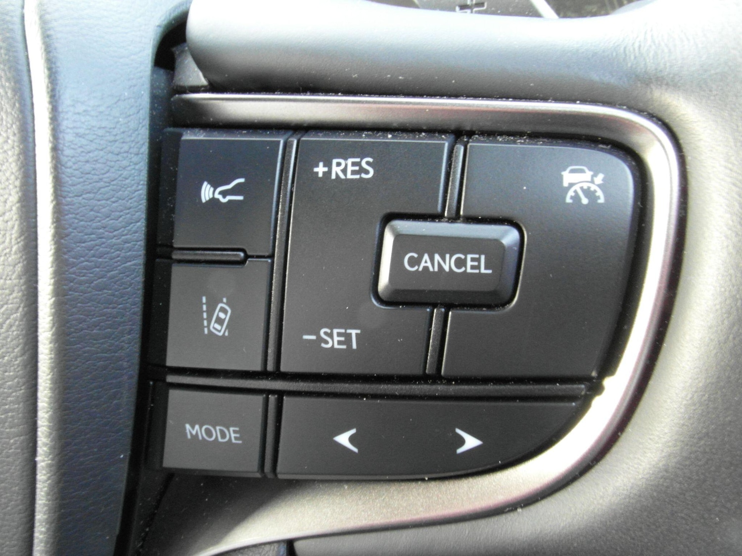 Used Lexus UX 2024 for sale - 76765790: Photo 18