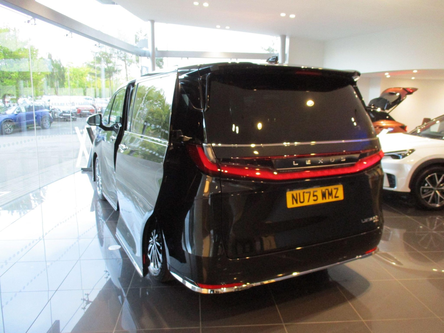 Used Lexus LM 2025 for sale - 76855816: Photo 15