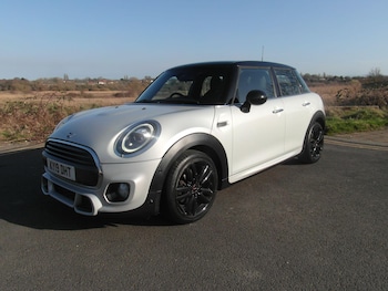 Used MINI Hatch 2019 for sale - 77737493: Photo