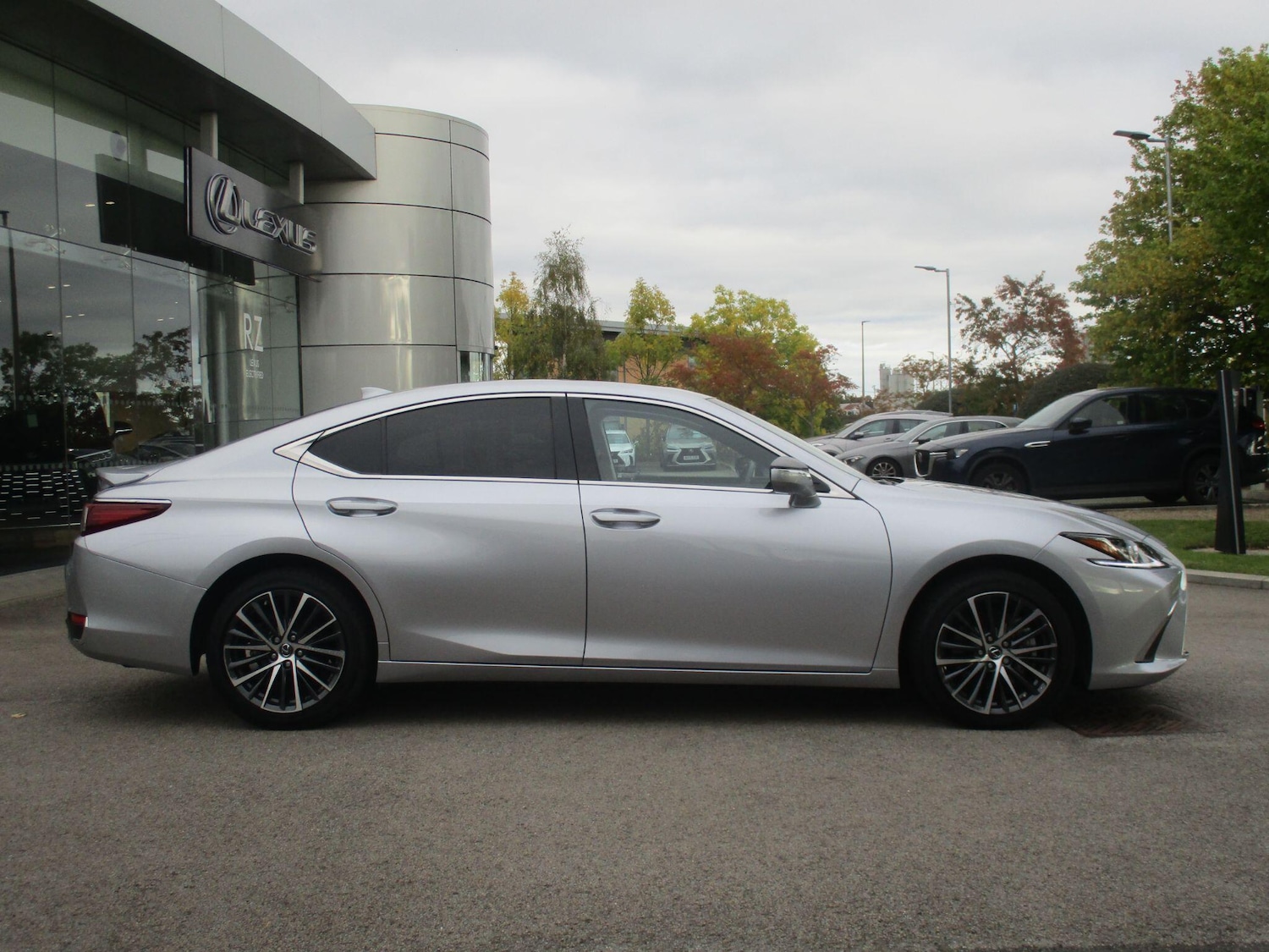 Used Lexus ES 2024 for sale - 76175261: Photo 4