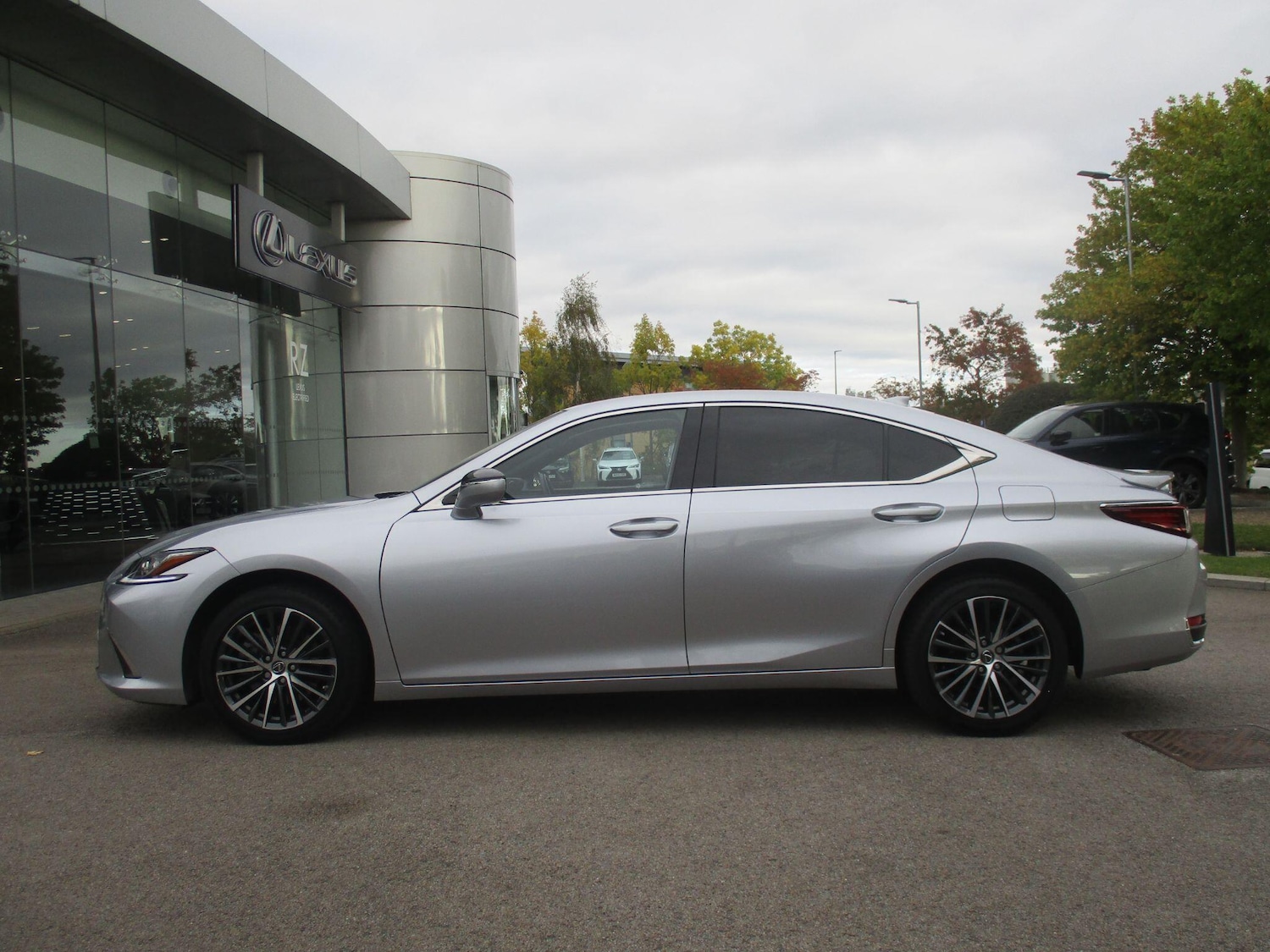 Used Lexus ES 2024 for sale - 76175261: Photo 8