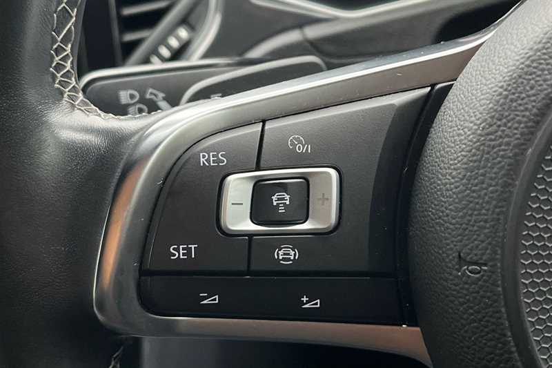 Used Volkswagen T-Roc 2019 for sale - 76954617: Photo 16