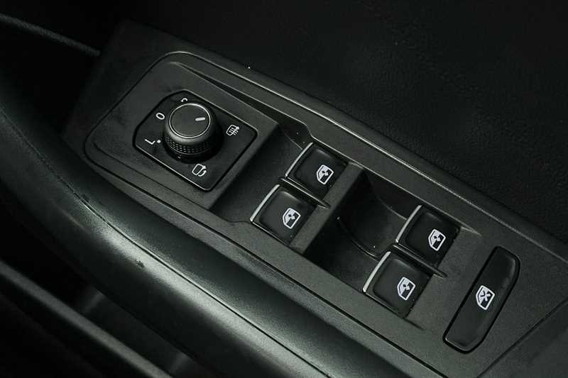 Used Volkswagen T-Roc 2019 for sale - 76954617: Photo 18