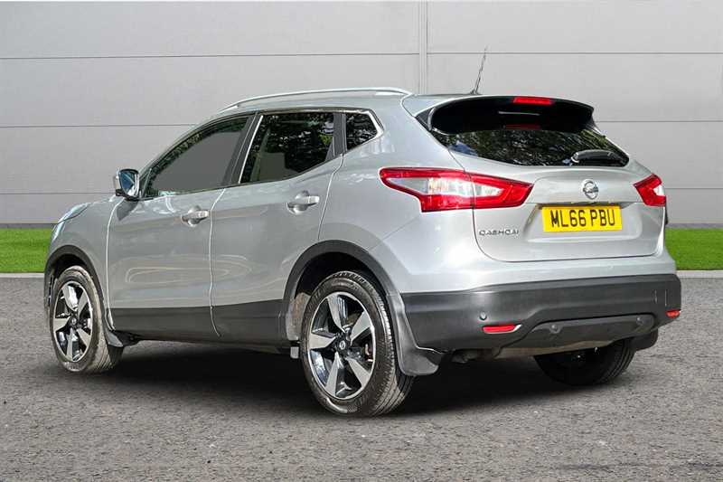 Used Nissan Qashqai 2016 for sale - 76112510: Photo 2