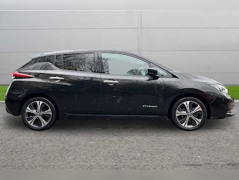 Used Nissan Leaf 2020 for sale - 76351038: Photo