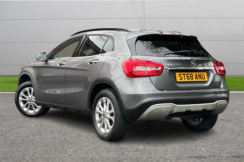 Used Mercedes-Benz GLA 2018 for sale - 77540075: Photo 2