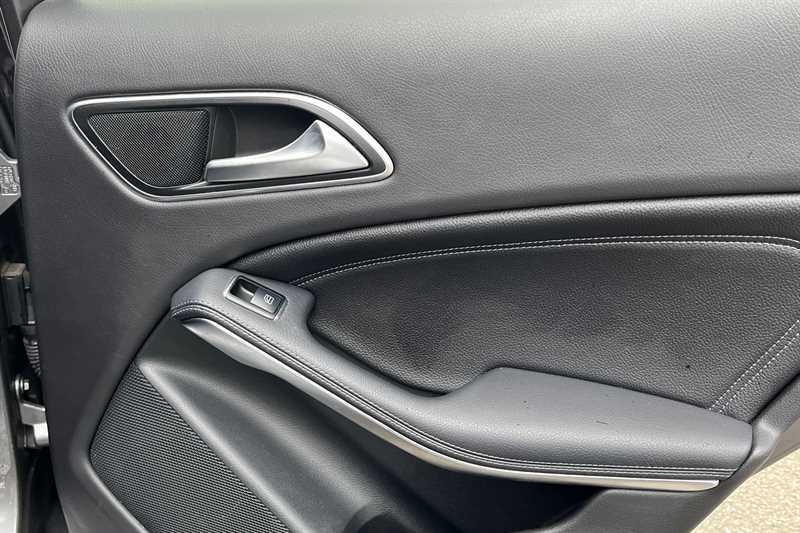 Used Mercedes-Benz GLA 2018 for sale - 77540075: Photo 39