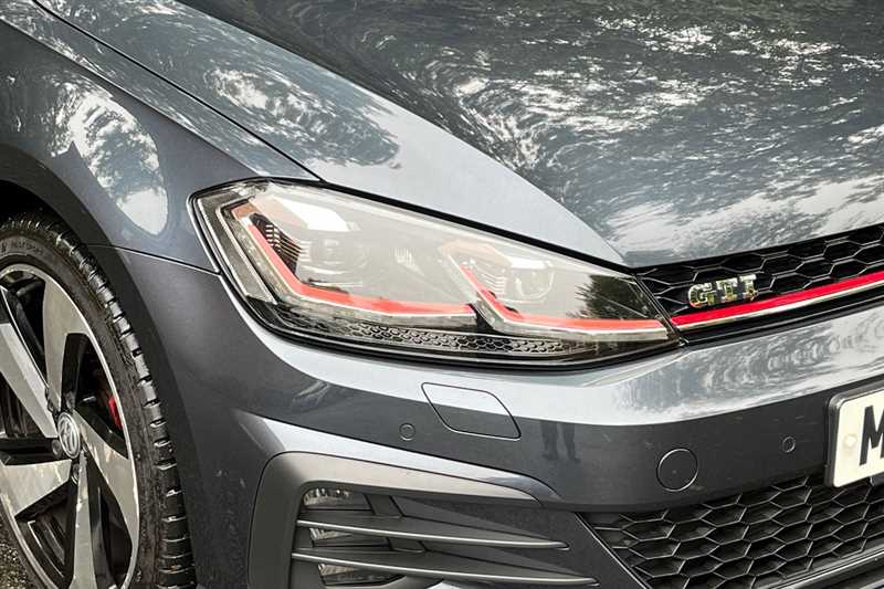 Used Volkswagen Golf 2017 for sale - 76125125: Photo 19