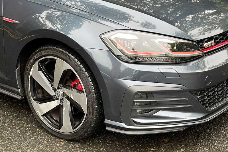 Used Volkswagen Golf 2017 for sale - 76125125: Photo 20