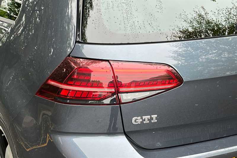 Used Volkswagen Golf 2017 for sale - 76125125: Photo 21
