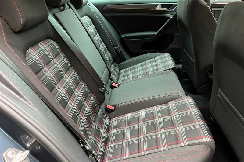 Used Volkswagen Golf 2017 for sale - 76125125: Photo 30