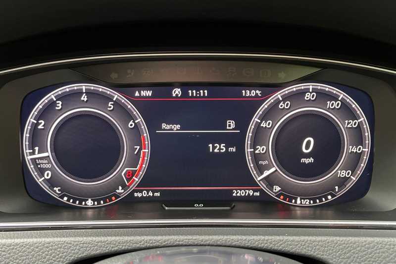 Used Volkswagen Golf 2017 for sale - 76125125: Photo 34