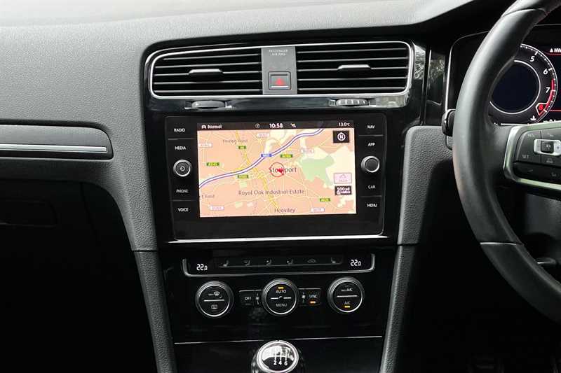 Used Volkswagen Golf 2017 for sale - 76125125: Photo 35