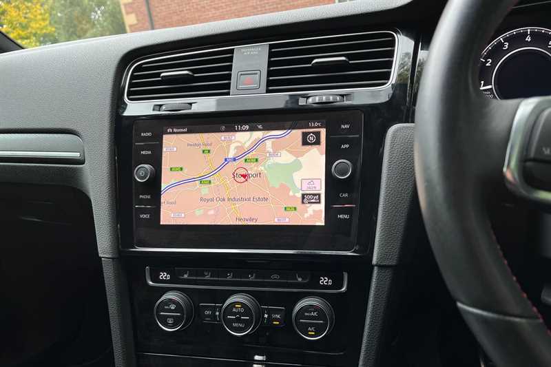 Used Volkswagen Golf 2017 for sale - 76125125: Photo 36