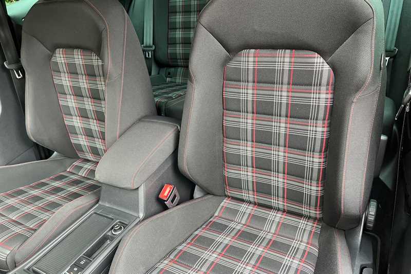 Used Volkswagen Golf 2017 for sale - 76125125: Photo 41