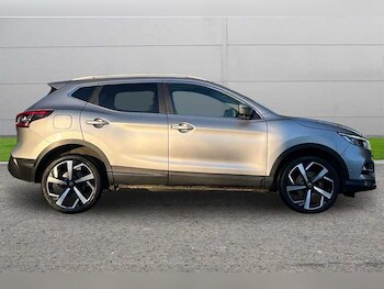 Used Nissan Qashqai 2017 for sale - 77092984: Photo