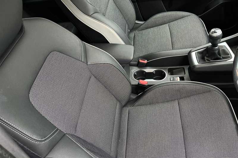 Used Renault Captur 2020 for sale - 77389204: Photo 41