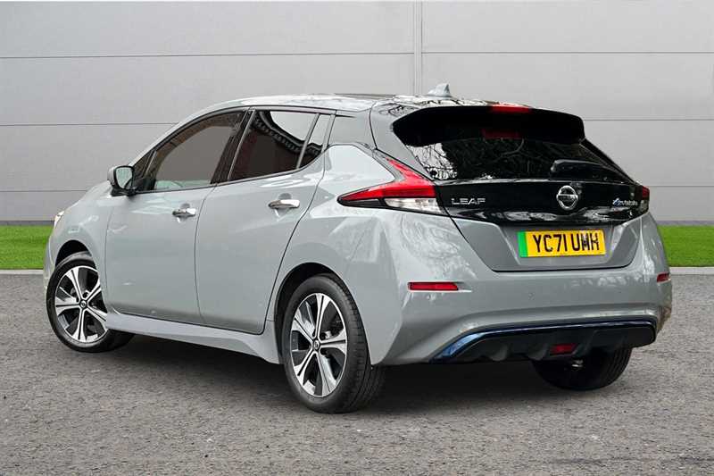 Used Nissan Leaf 2021 for sale - 77996861: Photo 2
