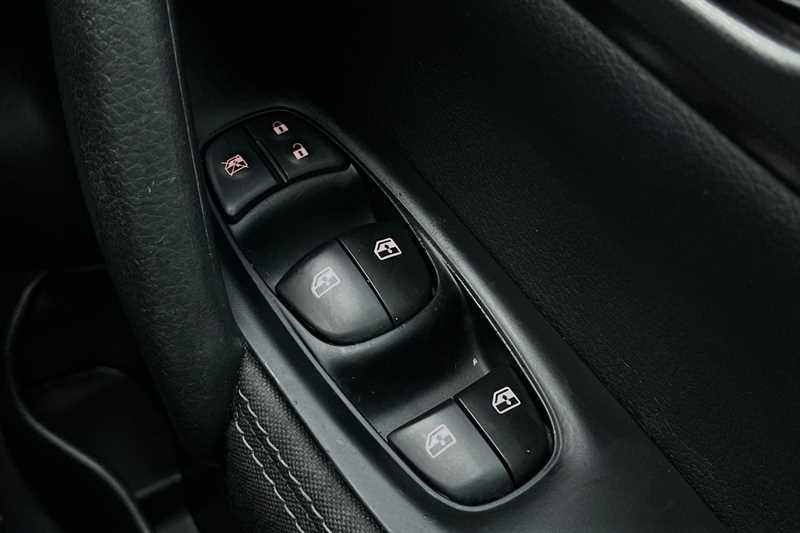 Used Nissan Qashqai 2018 for sale - 76915272: Photo 19