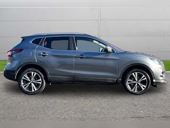 Used Nissan Qashqai 2017 for sale - 77134100: Photo