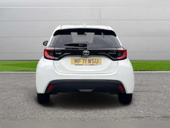 Used Toyota Yaris 2021 for sale - 77996818: Photo