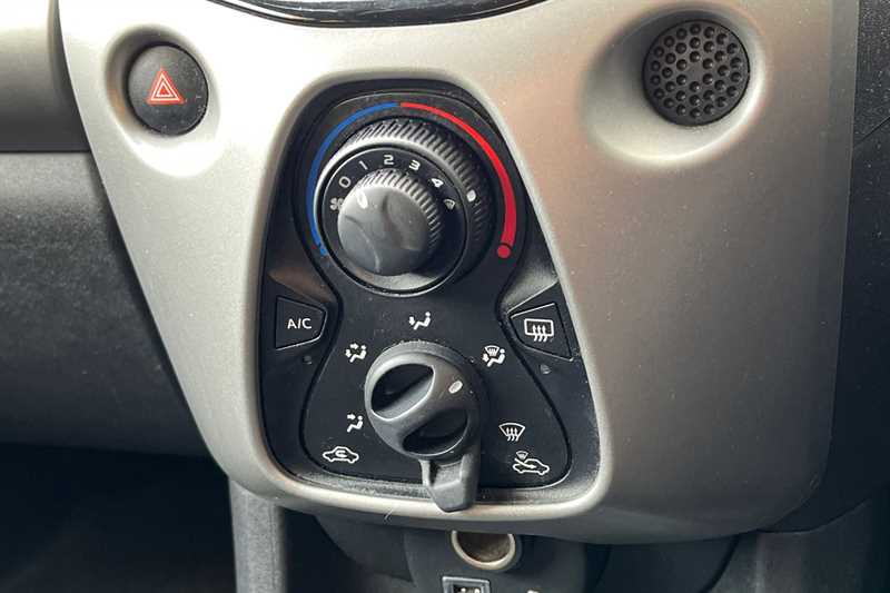 Used Peugeot 108 2015 for sale - 76125068: Photo 12