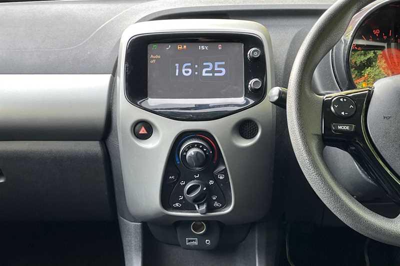 Used Peugeot 108 2015 for sale - 76125068: Photo 39