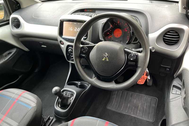 Used Peugeot 108 2015 for sale - 76125068: Photo 8