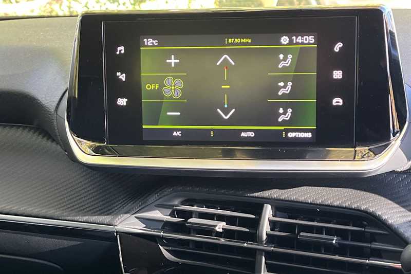 Used Peugeot 2008 2022 for sale - 76390261: Photo 12