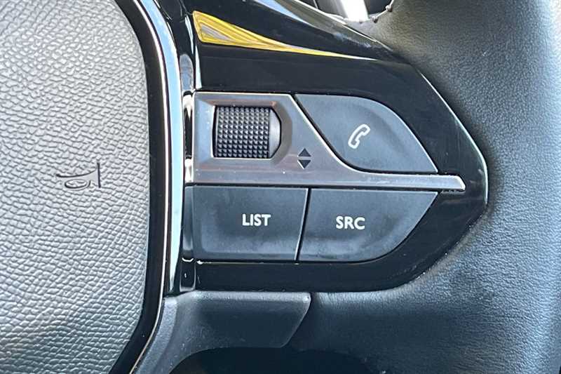 Used Peugeot 2008 2022 for sale - 76390261: Photo 16