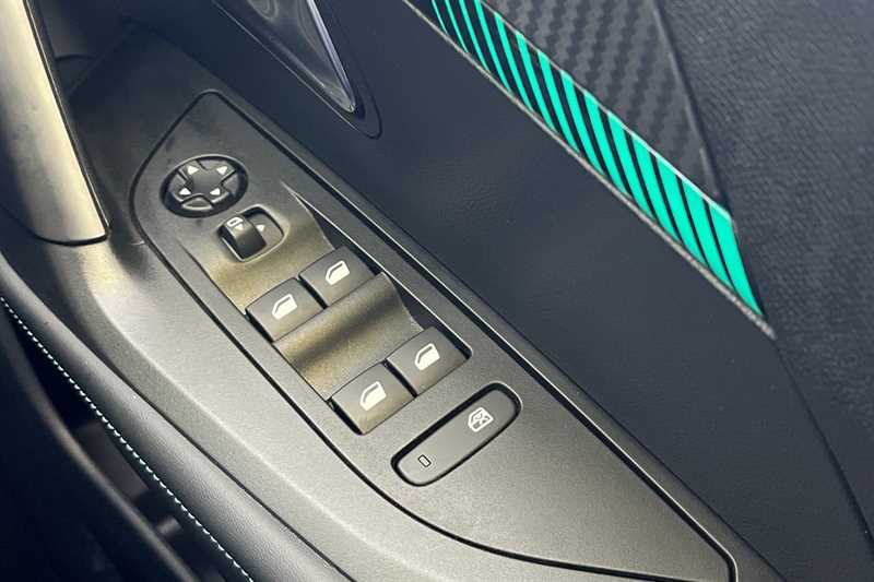 Used Peugeot 2008 2022 for sale - 76390261: Photo 18