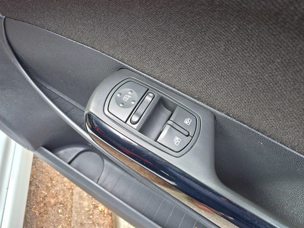 Used Vauxhall Corsa 2012 for sale - 77746349: Photo 19