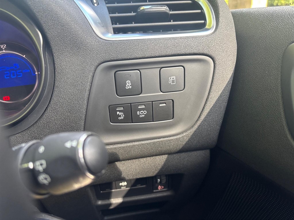 Used Citroen C4 2015 for sale - 76842401: Photo 19