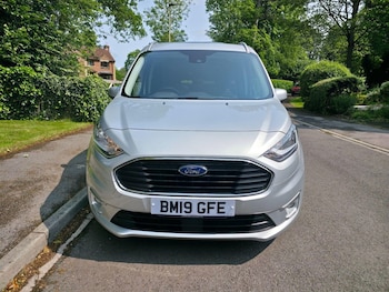 Used Ford Grand Tourneo Connect 2019 for sale - 75571901: Photo