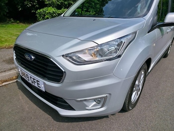 Used Ford Grand Tourneo Connect 2019 for sale - 75571901: Photo