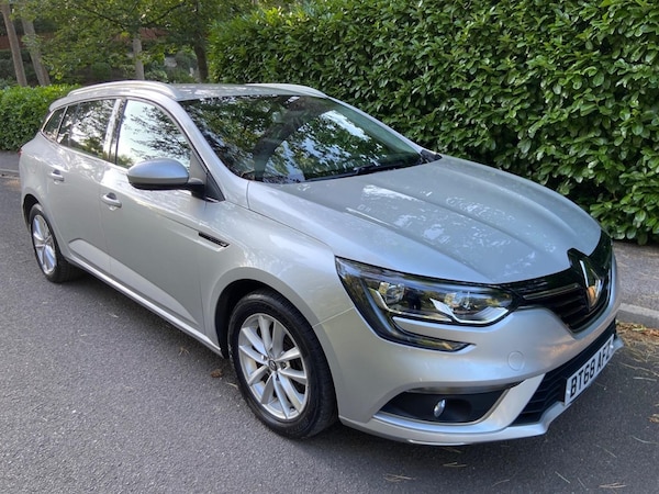 Used Renault Megane 2018 for sale - 75571917: Photo 1