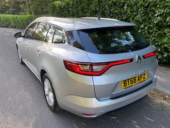 Used Renault Megane 2018 for sale - 75571917: Photo