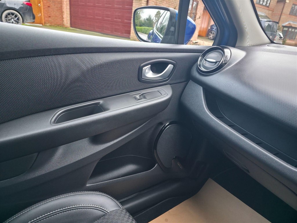 Used Renault Clio 2017 for sale - 77691173: Photo 28