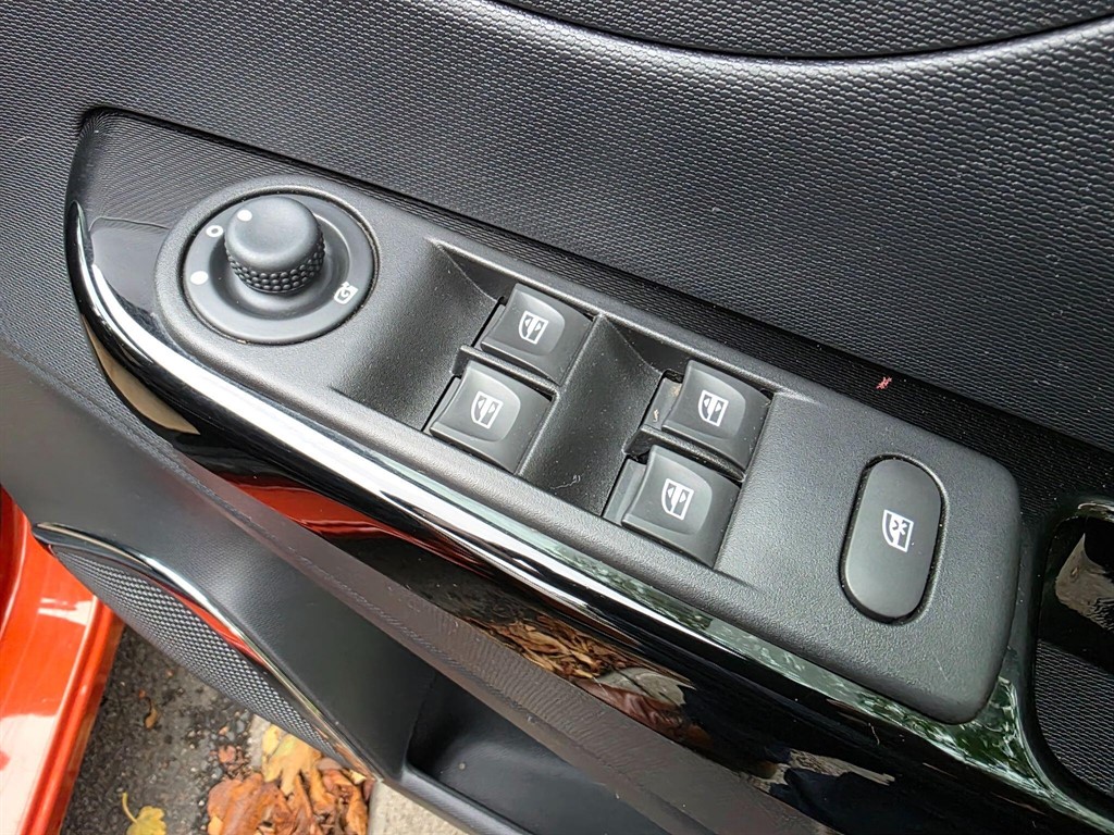 Used Renault Captur 2015 for sale - 76361997: Photo 18
