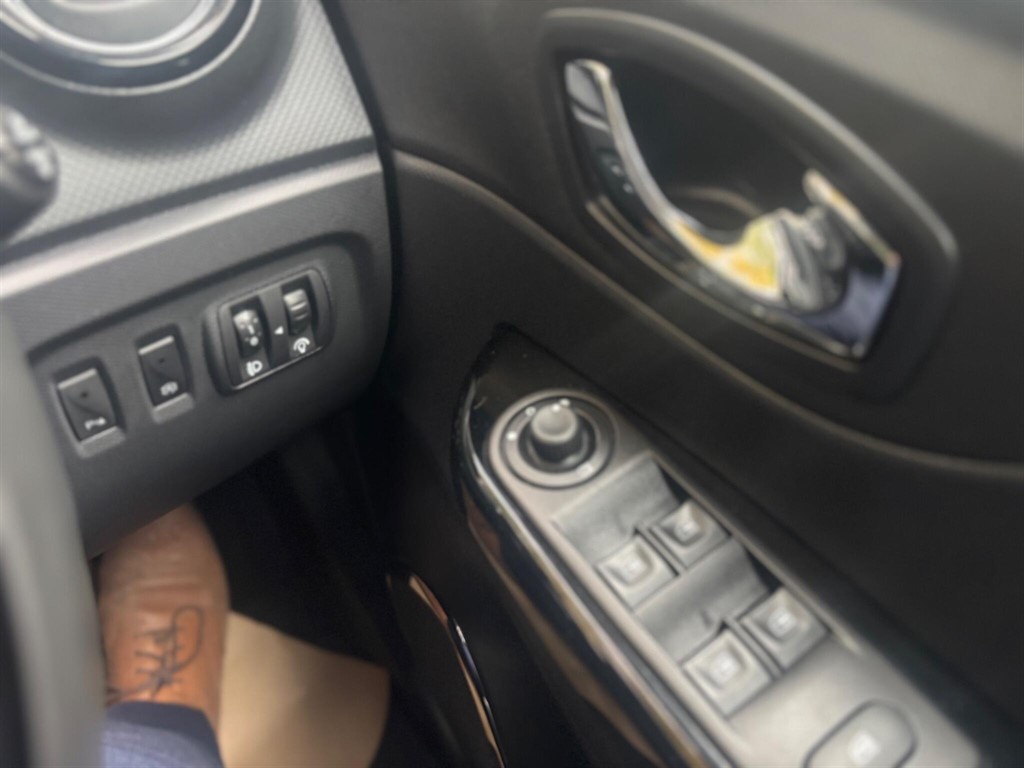 Used Renault Captur 2013 for sale - 76265770: Photo 28