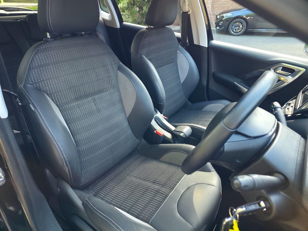 Used Peugeot 2008 2018 for sale - 76842393: Photo 14